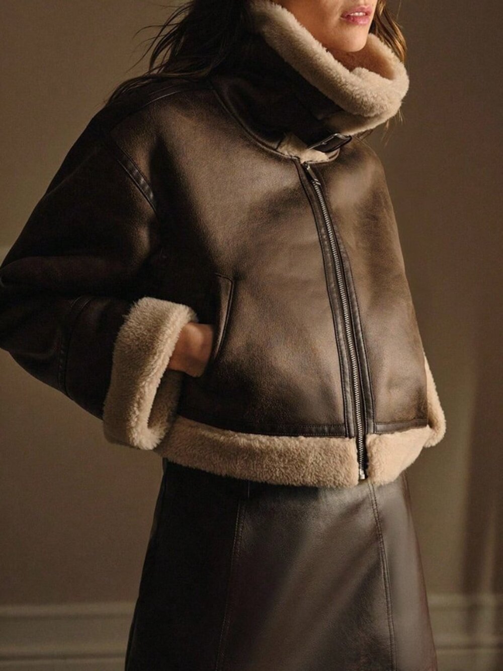 Brown Casual Women's Drop-Shoulder Contrast Fuzzy Panel Oversized Zip-Up Jacket - Picture 5 of 5